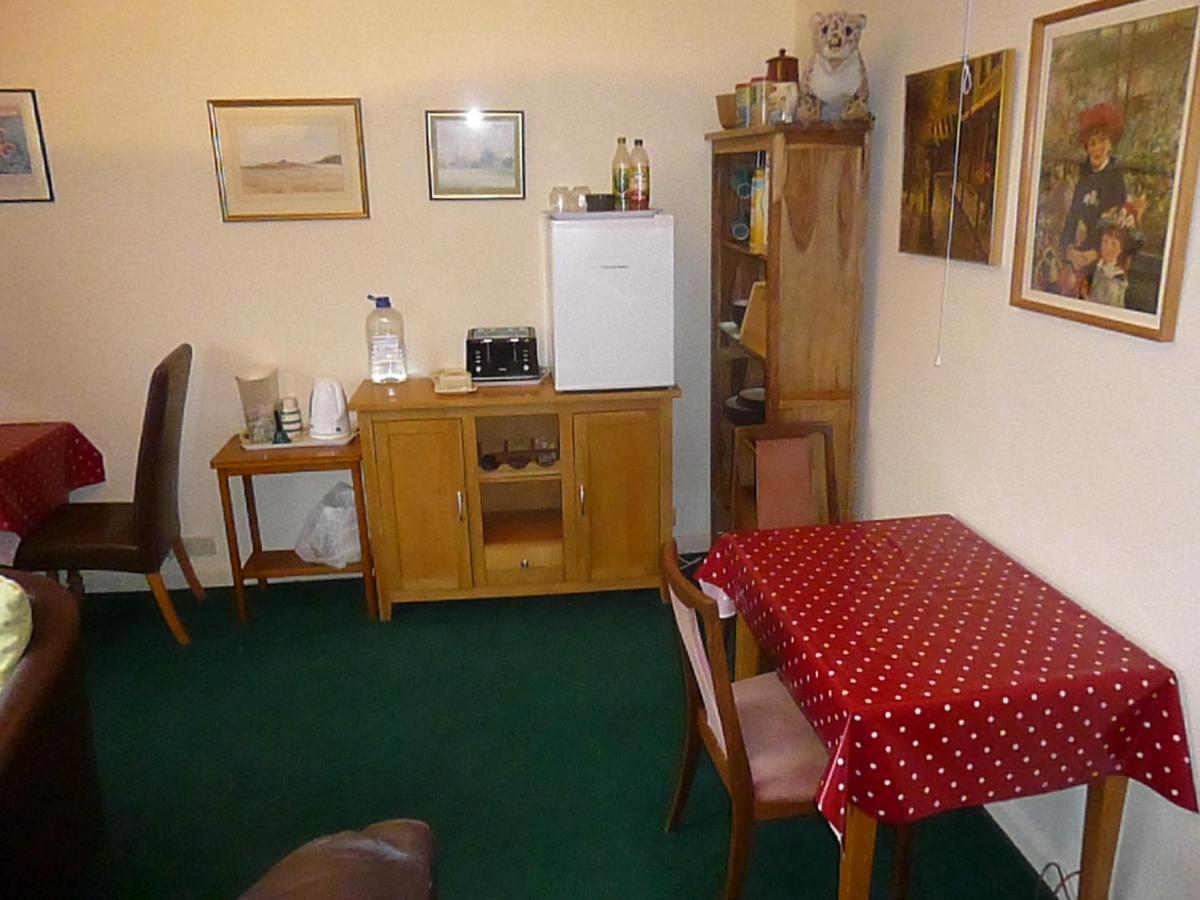 The Garden House B&B Knighton  Bagian luar foto